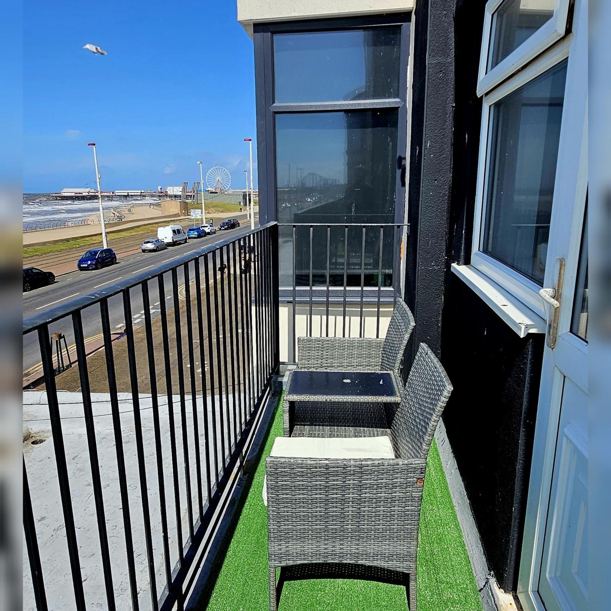 Sapphire Hotel Blackpool Promenade Buitenkant foto